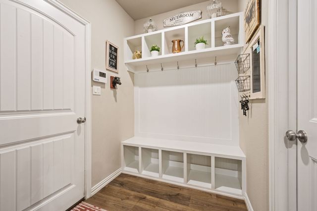 792 Feather Edge Drive, Springtown, TX 76082
