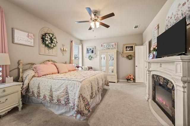 792 Feather Edge Drive, Springtown, TX 76082