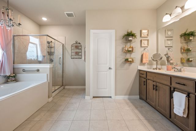792 Feather Edge Drive, Springtown, TX 76082