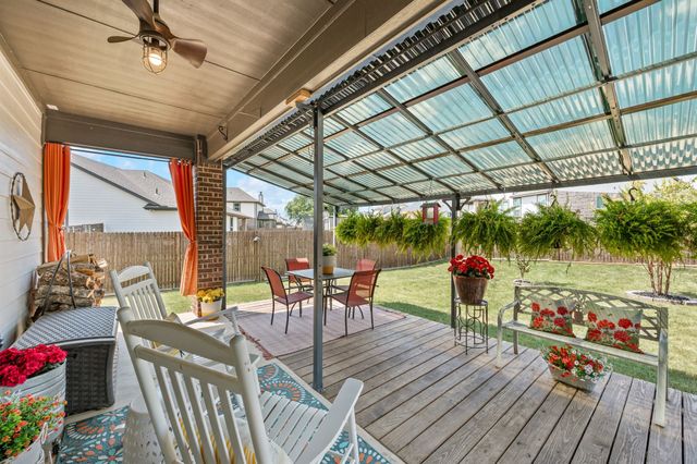 792 Feather Edge Drive, Springtown, TX 76082