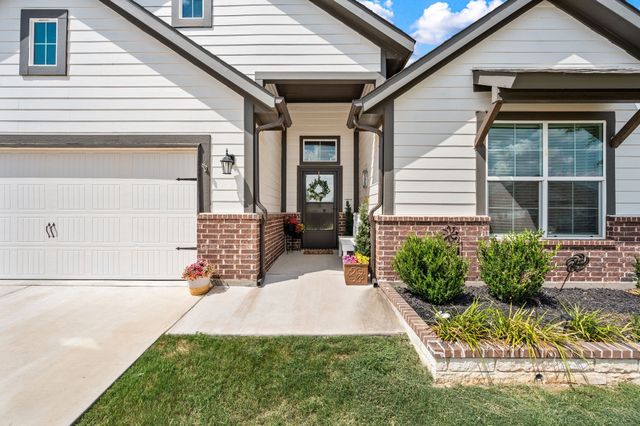 792 Feather Edge Drive, Springtown, TX 76082