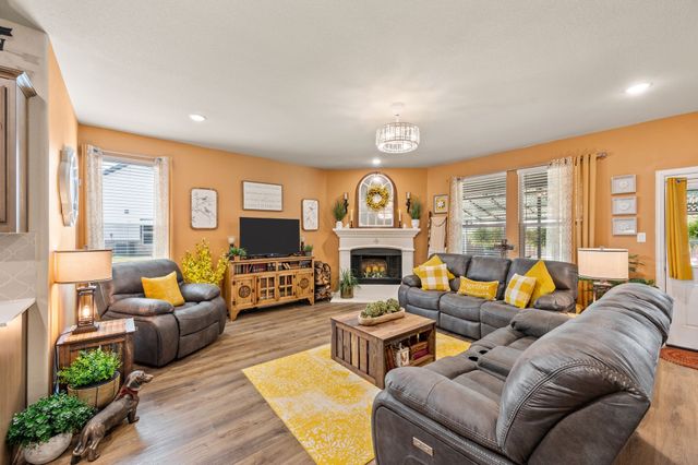 792 Feather Edge Drive, Springtown, TX 76082