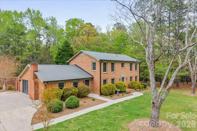 207 Williamsburg Lane, Wadesboro, NC 28170