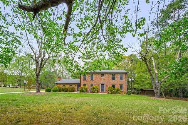 207 Williamsburg Lane, Wadesboro, NC 28170