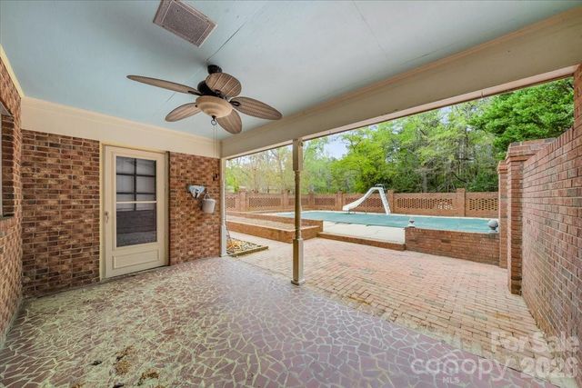 207 Williamsburg Lane, Wadesboro, NC 28170