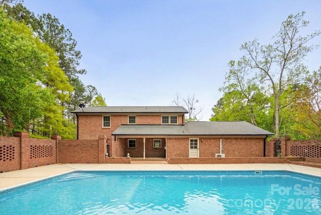 207 Williamsburg Lane, Wadesboro, NC 28170