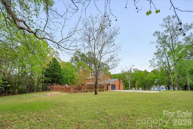 207 Williamsburg Lane, Wadesboro, NC 28170