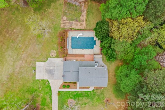 207 Williamsburg Lane, Wadesboro, NC 28170