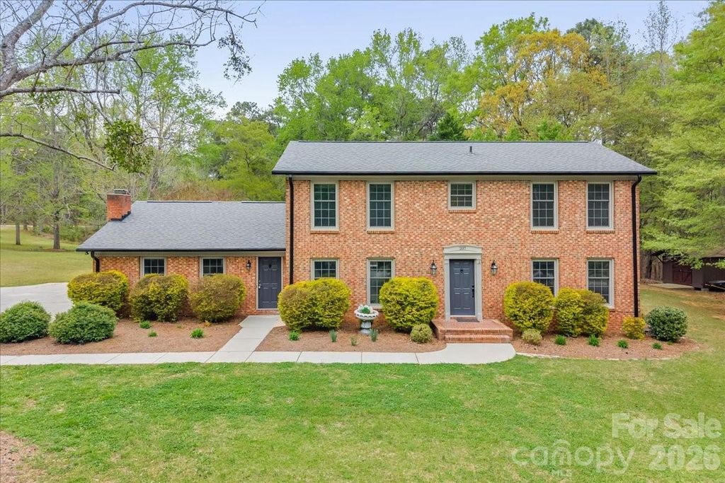 207 Williamsburg Lane, Wadesboro, NC 28170