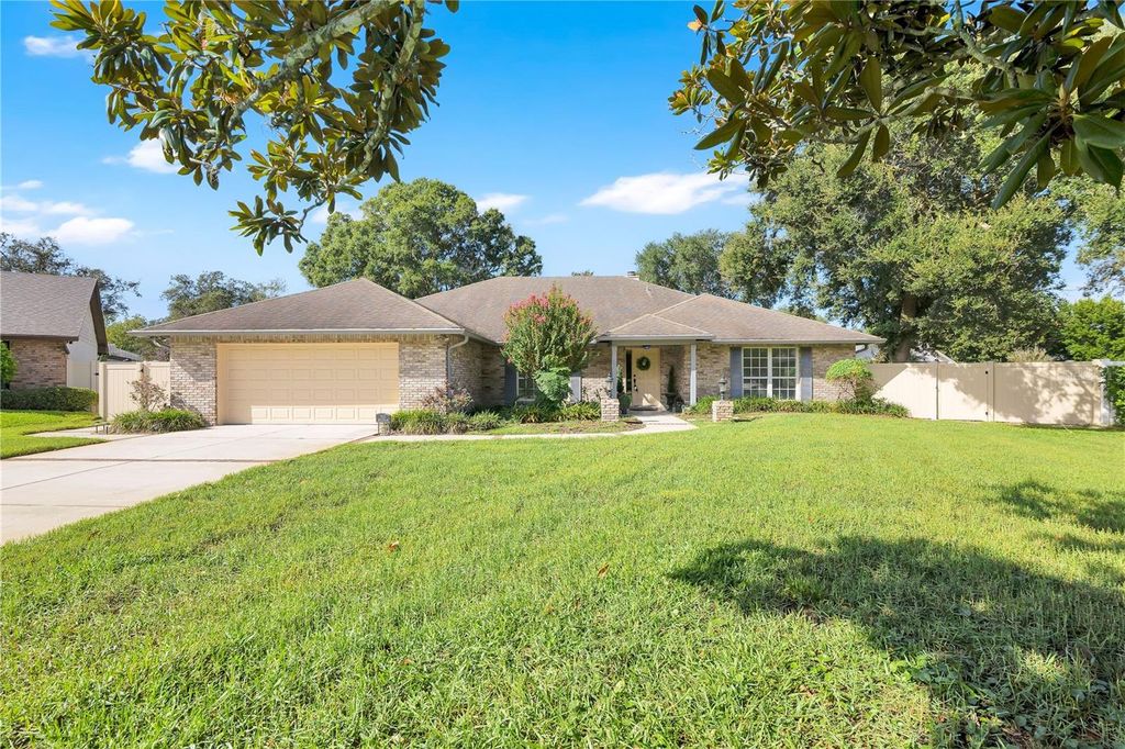 Image 2 of property listing at 7535 MEGAN ELISSA LANE, Orlando, FL 32819