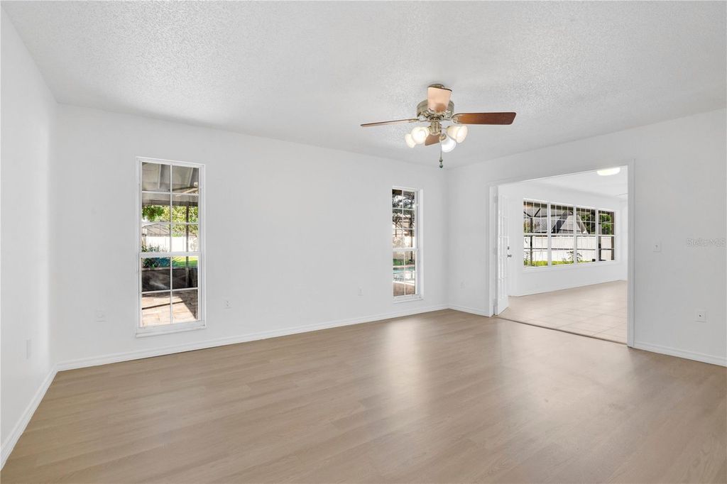 Image 15 of property listing at 7535 MEGAN ELISSA LANE, Orlando, FL 32819