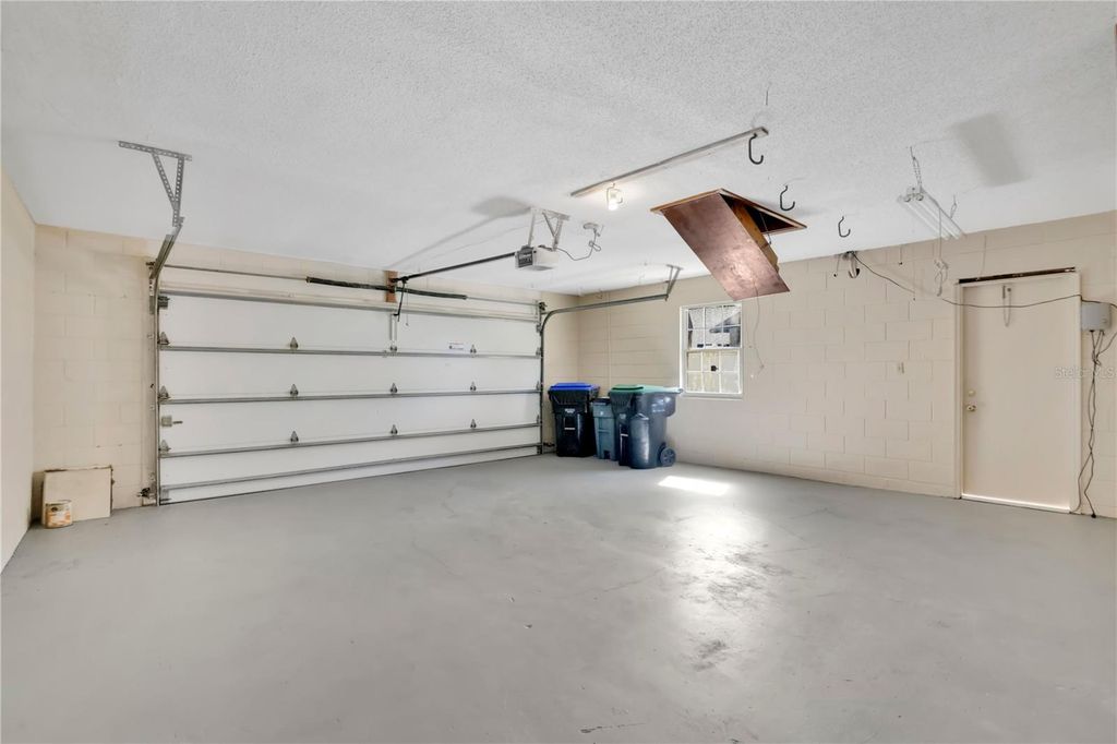 Image 37 of property listing at 7535 MEGAN ELISSA LANE, Orlando, FL 32819