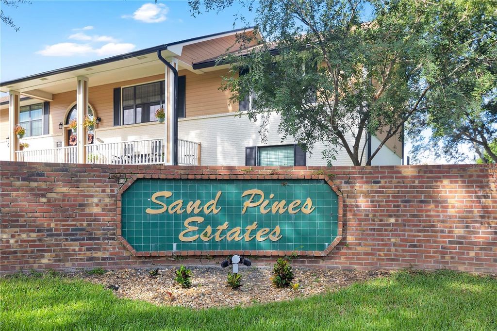 Image 38 of property listing at 7535 MEGAN ELISSA LANE, Orlando, FL 32819