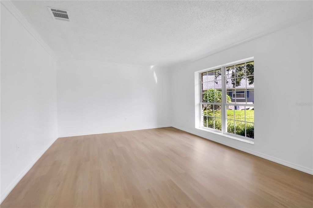 Image 5 of property listing at 7535 MEGAN ELISSA LANE, Orlando, FL 32819
