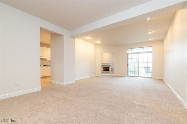 3194 Richmond Road, Beachwood, OH 44122