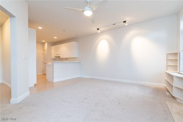 3194 Richmond Road, Beachwood, OH 44122