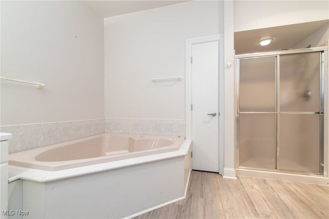 3194 Richmond Road, Beachwood, OH 44122