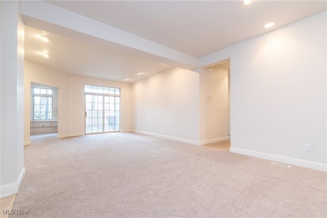 3194 Richmond Road, Beachwood, OH 44122