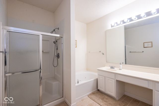 1085 Sassafras Trail, Greenwood, IN 46143