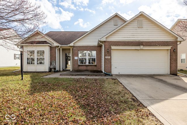 1085 Sassafras Trail, Greenwood, IN 46143