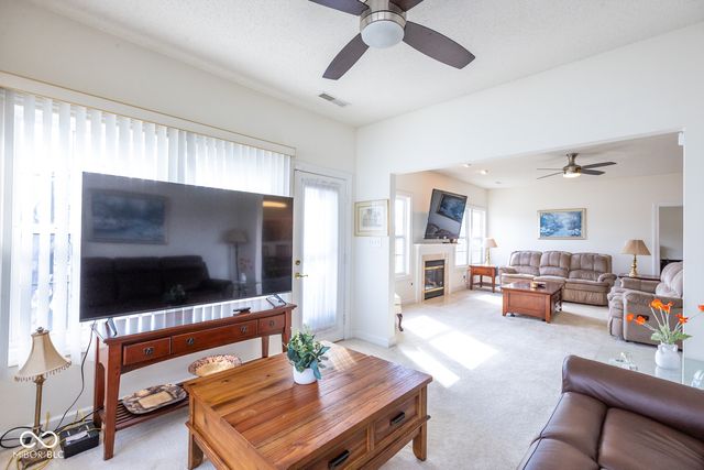 1085 Sassafras Trail, Greenwood, IN 46143