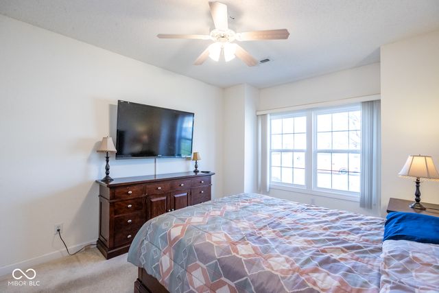 1085 Sassafras Trail, Greenwood, IN 46143