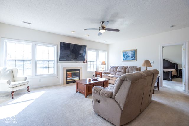 1085 Sassafras Trail, Greenwood, IN 46143