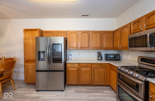 1085 Sassafras Trail, Greenwood, IN 46143