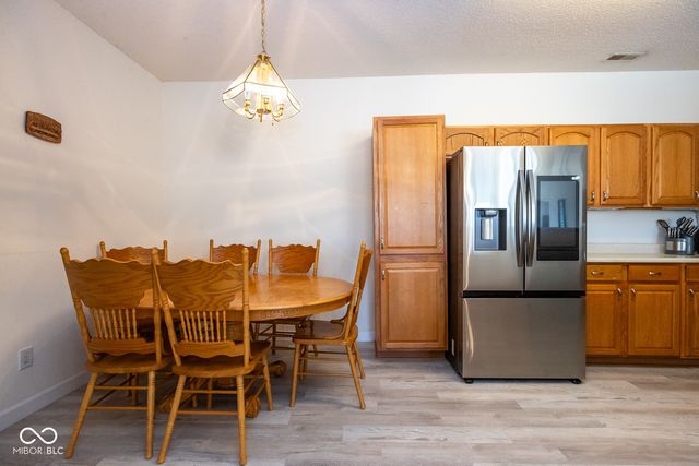 1085 Sassafras Trail, Greenwood, IN 46143