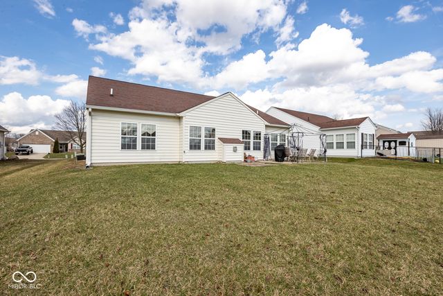 1085 Sassafras Trail, Greenwood, IN 46143