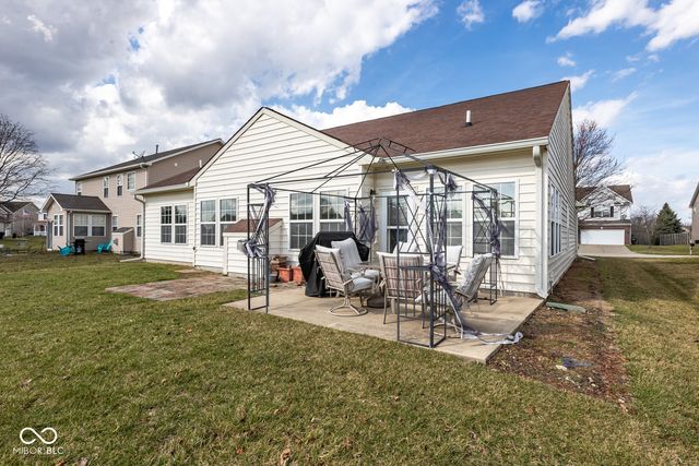 1085 Sassafras Trail, Greenwood, IN 46143