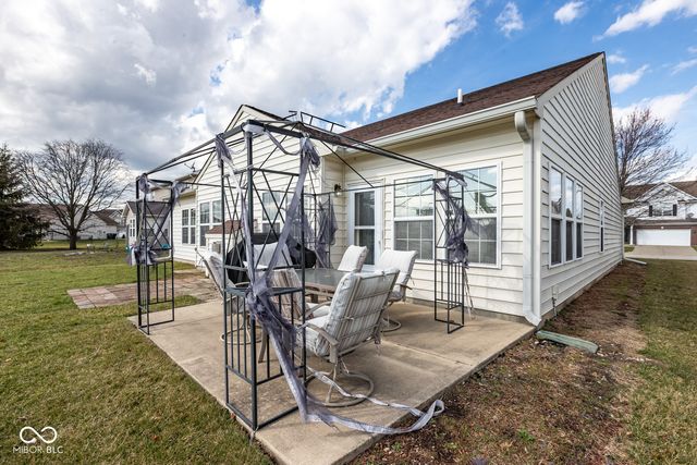 1085 Sassafras Trail, Greenwood, IN 46143