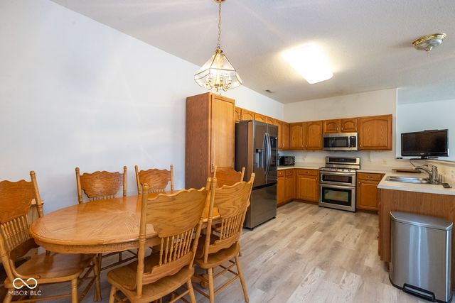 1085 Sassafras Trail, Greenwood, IN 46143