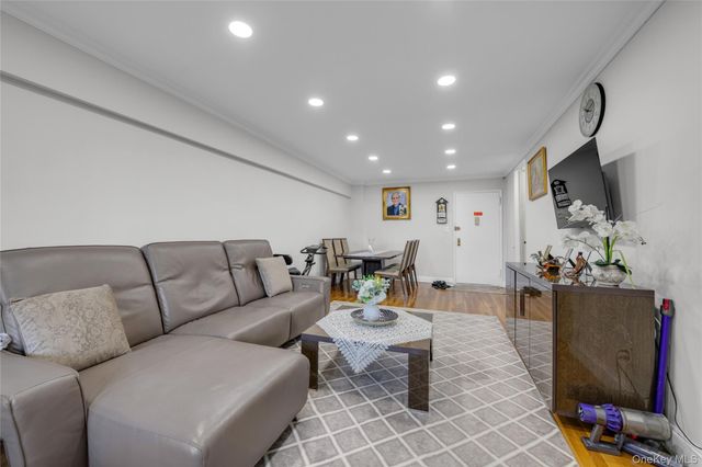 150-15 75th Avenue 6E, Kew Garden Hills, NY 11367