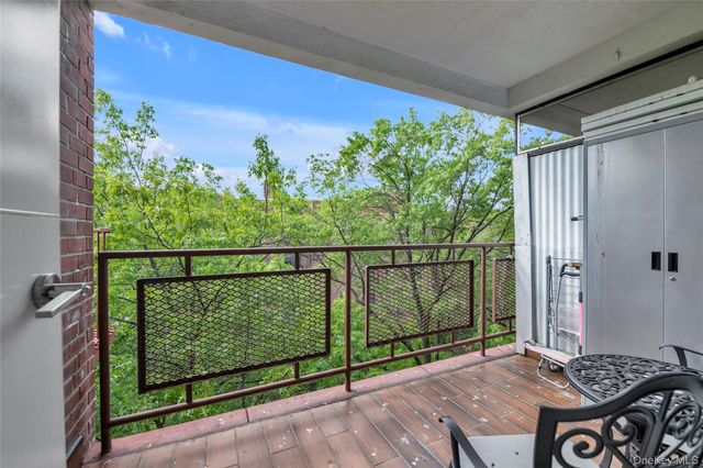 150-15 75th Avenue 6E, Kew Garden Hills, NY 11367