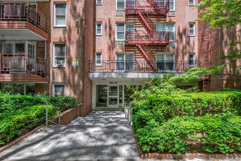 150-15 75th Avenue 6E, Kew Garden Hills, NY 11367