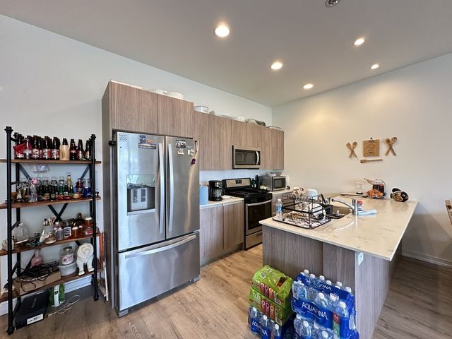 4119 N NARRAGANSETT Avenue 202, Chicago, IL 60634
