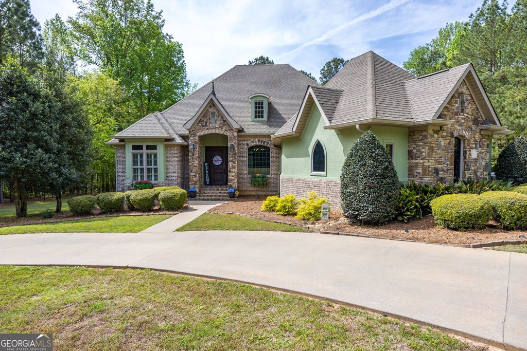 11 Deer Creek Drive, Forsyth, GA 31029