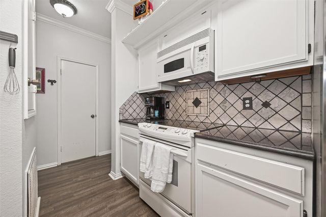 17645 Red Oak Drive 7645, Houston, TX 77090