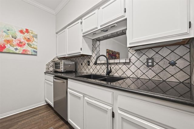 17645 Red Oak Drive 7645, Houston, TX 77090