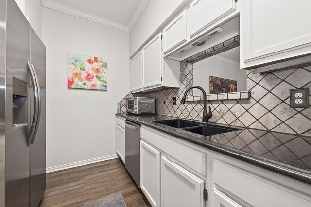 17645 Red Oak Drive 7645, Houston, TX 77090