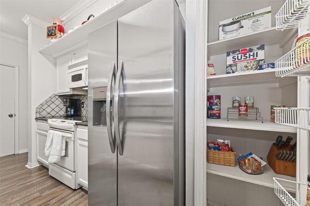 17645 Red Oak Drive 7645, Houston, TX 77090