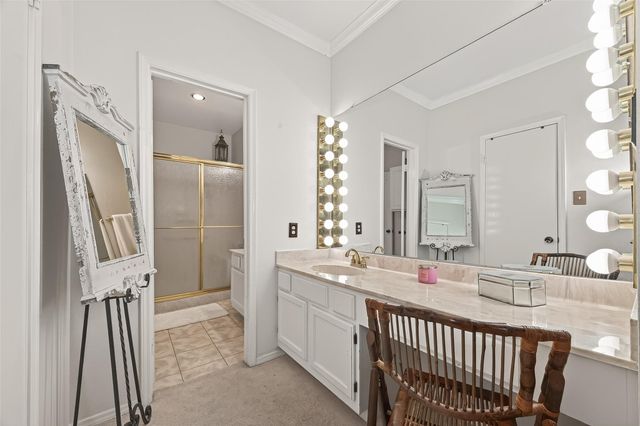 17645 Red Oak Drive 7645, Houston, TX 77090