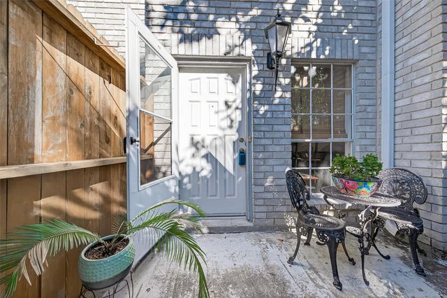 17645 Red Oak Drive 7645, Houston, TX 77090