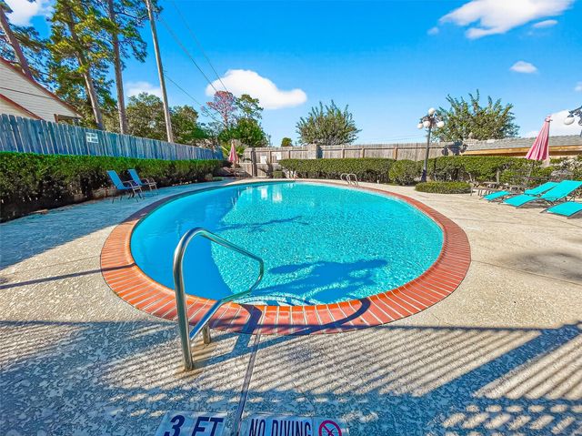 17645 Red Oak Drive 7645, Houston, TX 77090