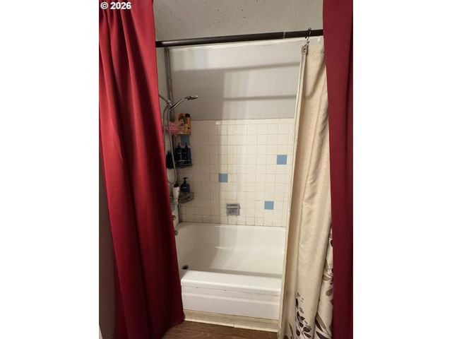 18630 Se YAMHILL Cir, Portland, OR 97233