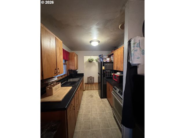 18630 Se YAMHILL Cir, Portland, OR 97233