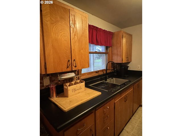 18630 Se YAMHILL Cir, Portland, OR 97233