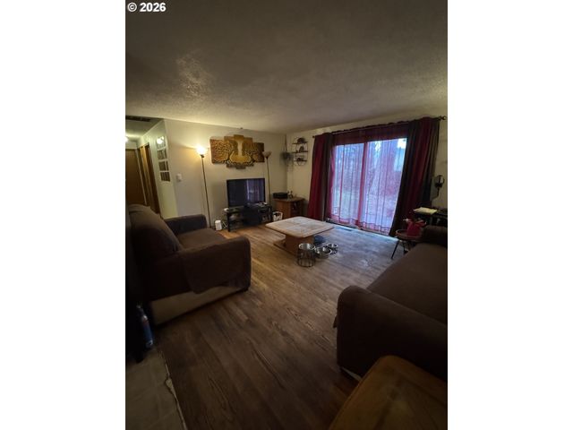 18630 Se YAMHILL Cir, Portland, OR 97233