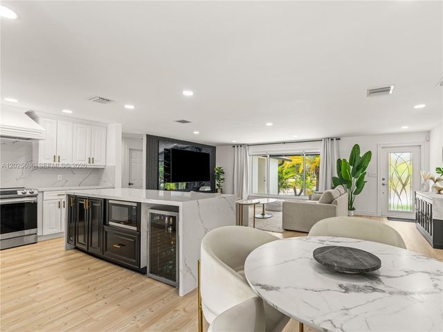 1701 SW 3rd Avenue, Pompano Beach, FL 33060